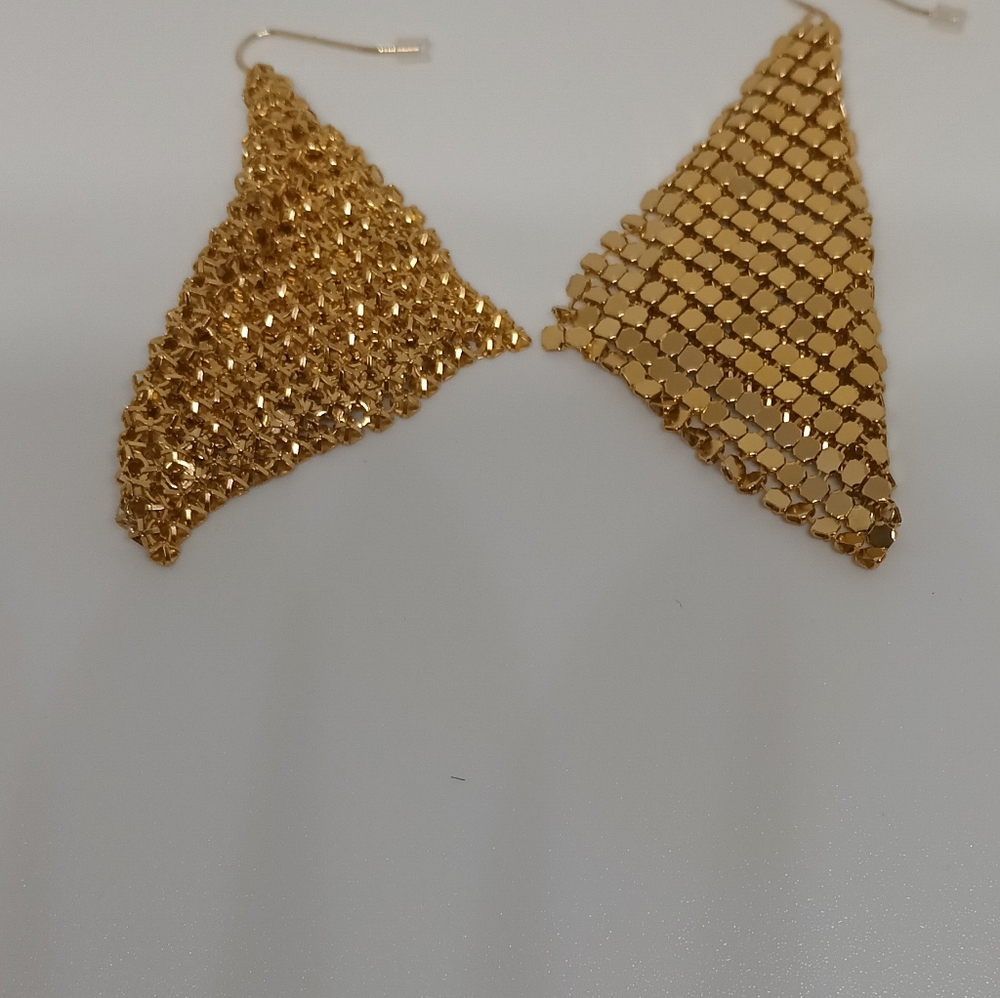 Drop earrings gold